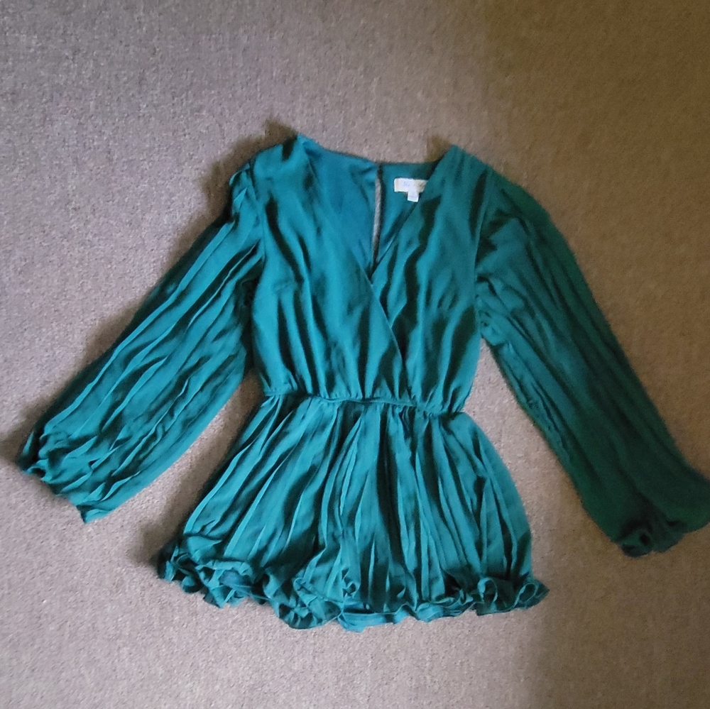 Women's Size S She + Sky Green Belle Sleeve Pleated Shorts Romper !